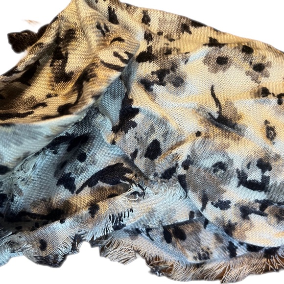 Spectrum Frost Grey scarf - Picture 2 of 3